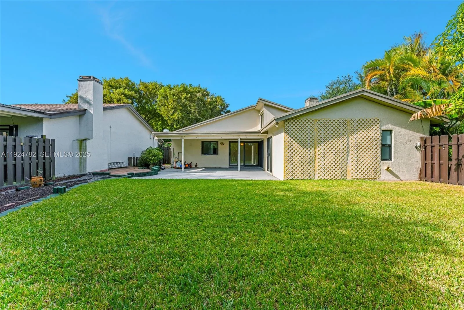 Miami, Florida 33186, United States, 3 Bedrooms Bedrooms, ,2 BathroomsBathrooms,Residential,Active,251382