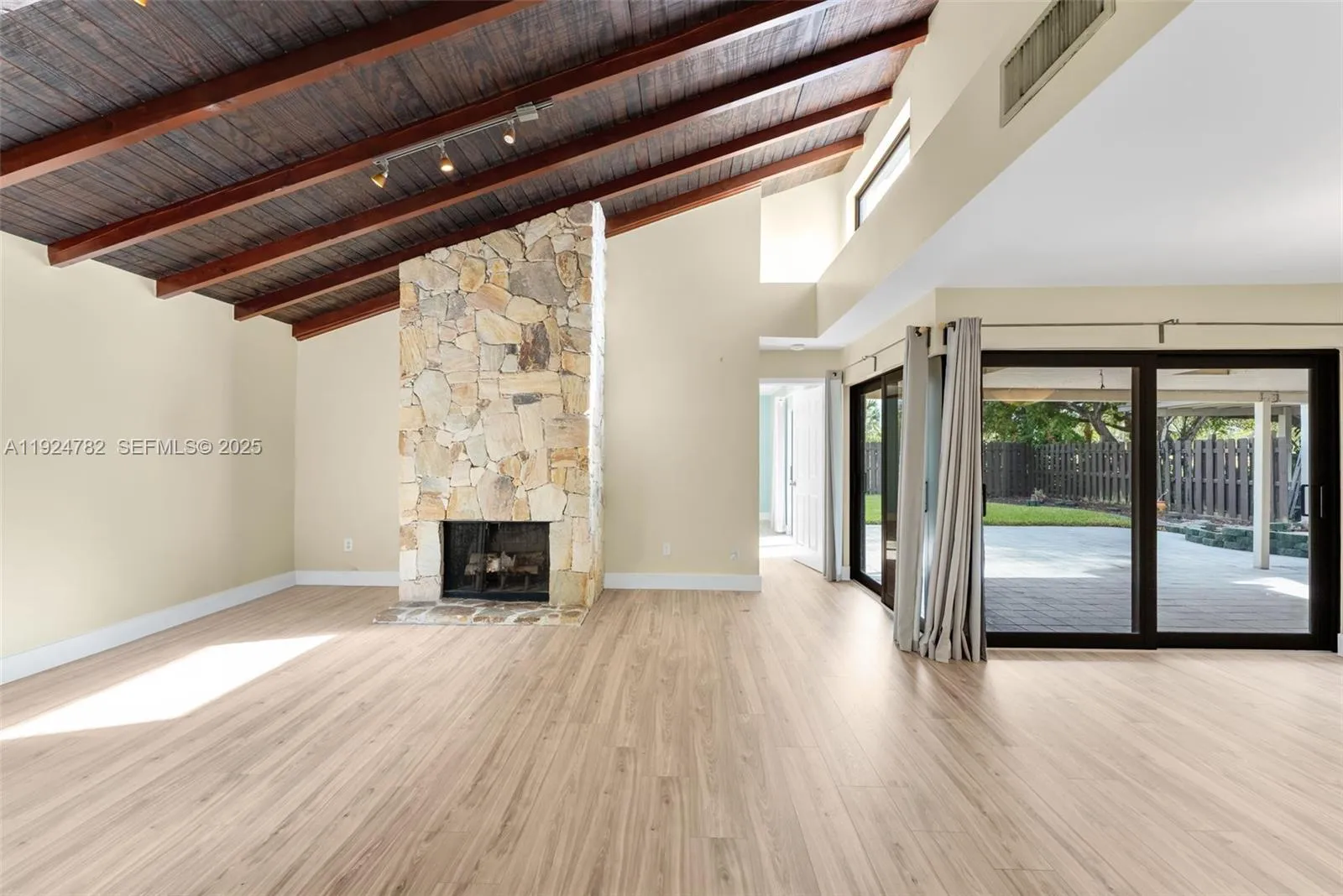 Miami, Florida 33186, United States, 3 Bedrooms Bedrooms, ,2 BathroomsBathrooms,Residential,Active,251382