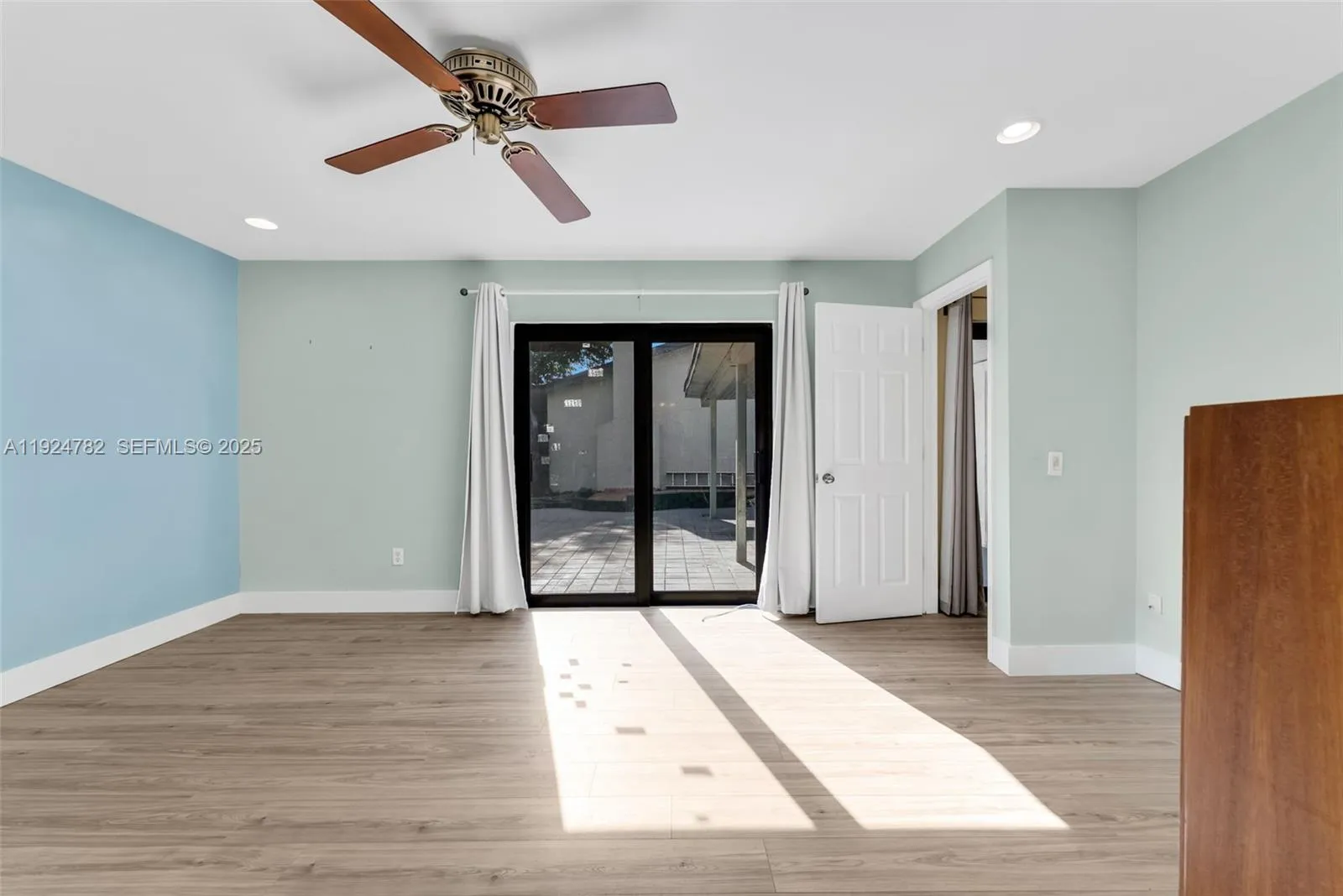 Miami, Florida 33186, United States, 3 Bedrooms Bedrooms, ,2 BathroomsBathrooms,Residential,Active,251382