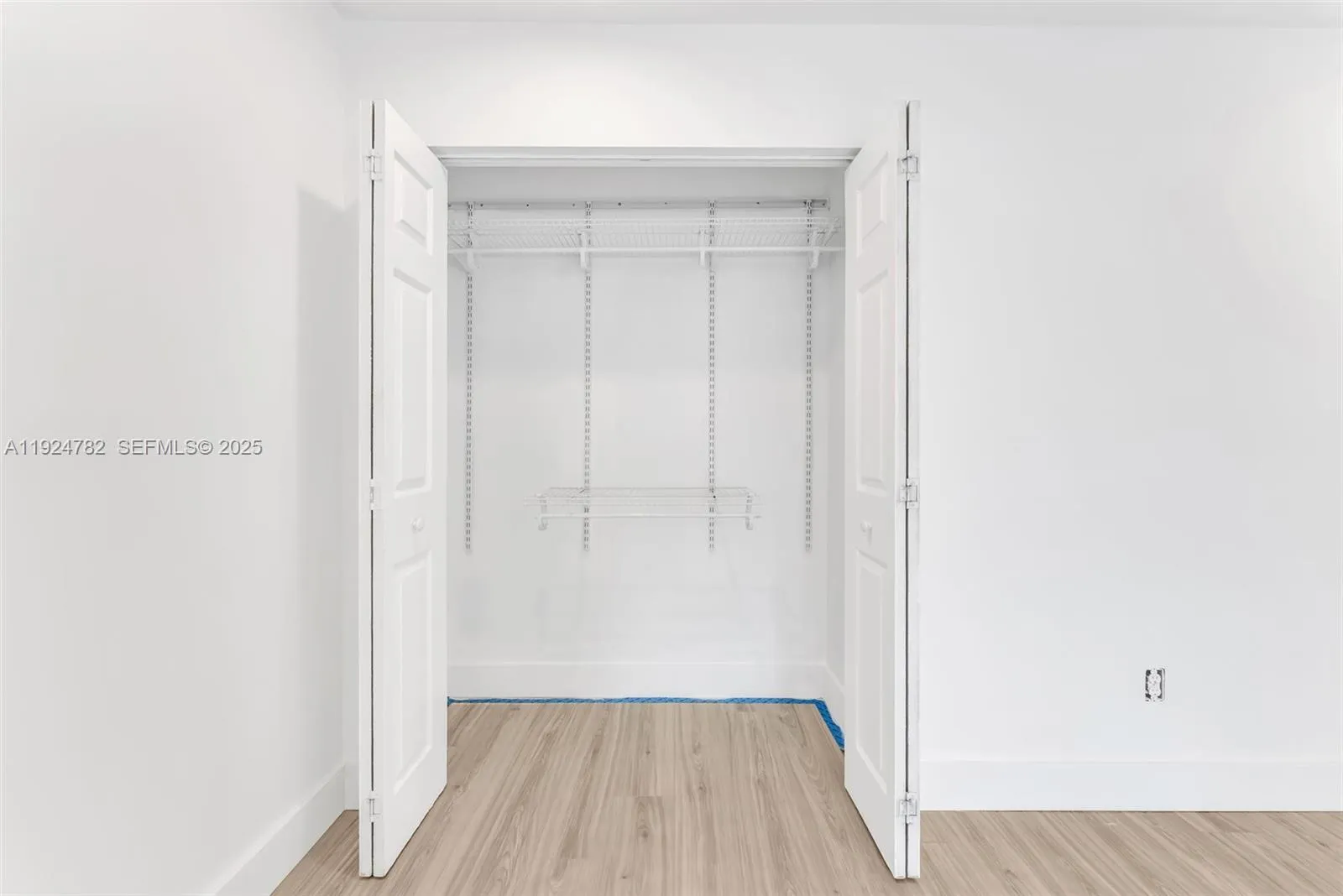 Miami, Florida 33186, United States, 3 Bedrooms Bedrooms, ,2 BathroomsBathrooms,Residential,Active,251382