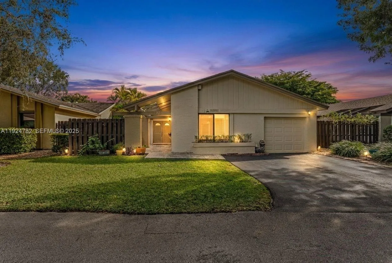 Miami, Florida 33186, United States, 3 Bedrooms Bedrooms, ,2 BathroomsBathrooms,Residential,Active,251382