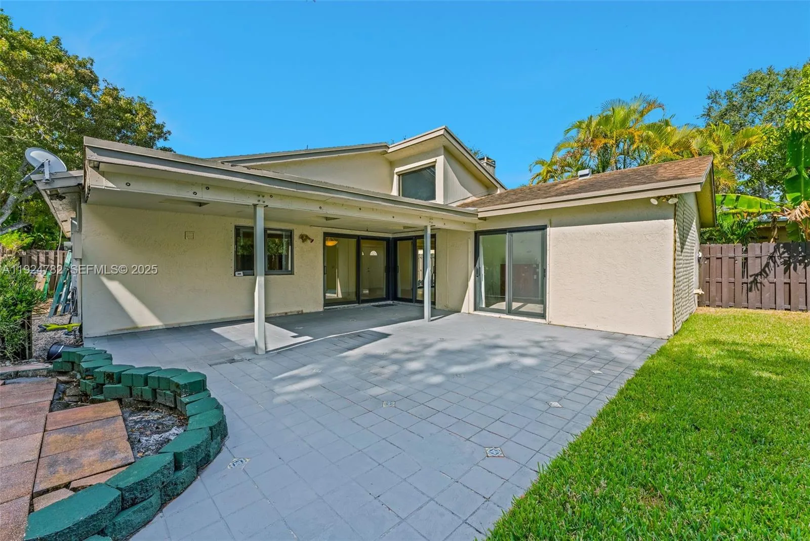 Miami, Florida 33186, United States, 3 Bedrooms Bedrooms, ,2 BathroomsBathrooms,Residential,Active,251382