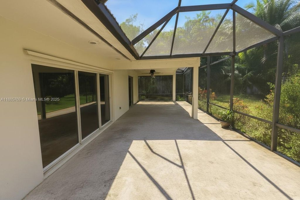 Photo of 10681 SW 47th St, Davie, FL 33328 (MLS # A11885769)