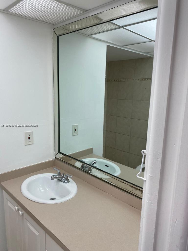 JAMESTOWN CONDO - Residential