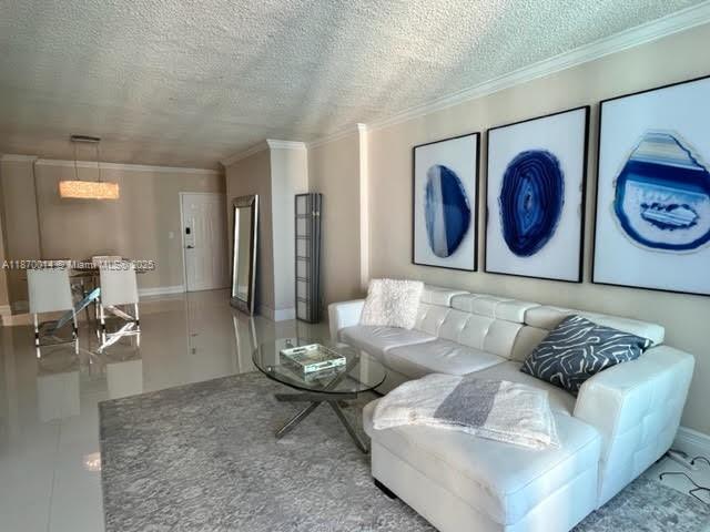 *AVAILABLE AFTER OCT 20* FURNISHED 1/1.5 CONDO ON HOLLYWOOD BEACH FOR 3-6 MONTH LEASE. FEATURING SKY HIGH VIEWS OF THE OCEAN AND THE INTRACOASTAL! UNIT COMES WITH WASHER/DRYER, COMPLIMENTARY VALET PARKING FOR ONE RESIDENT VEHICLE. THE WAVE CONDOMINIUM OFFERS RESORT-STYLE AMENITIES; OLYMPIC SWIMMING POOL, JACUZZI, VALET PARKING, 24hr CONCIERGE, A COMPLETE FITNESS CENTER, A CLUBROOM, AND SOCIAL SPACES. THIS RENTAL INCLUDES ALL UTILITIES. *$200 CLEANING FEE.