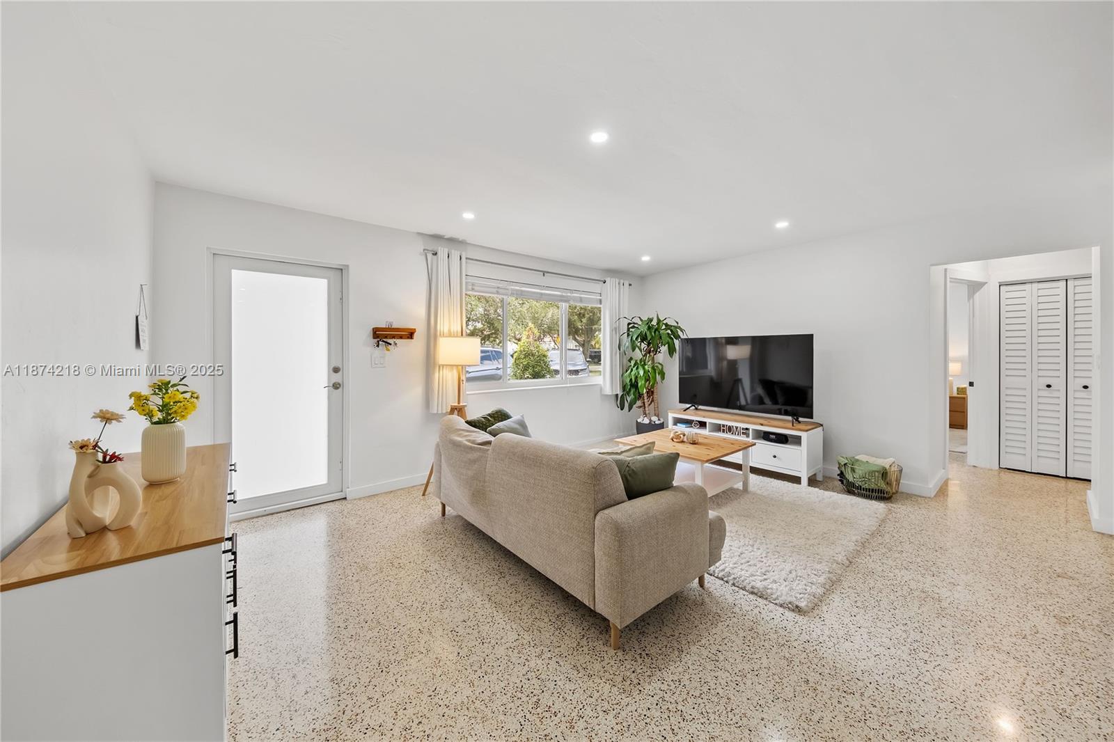 SUNILAND TERRACE - Residential Lease