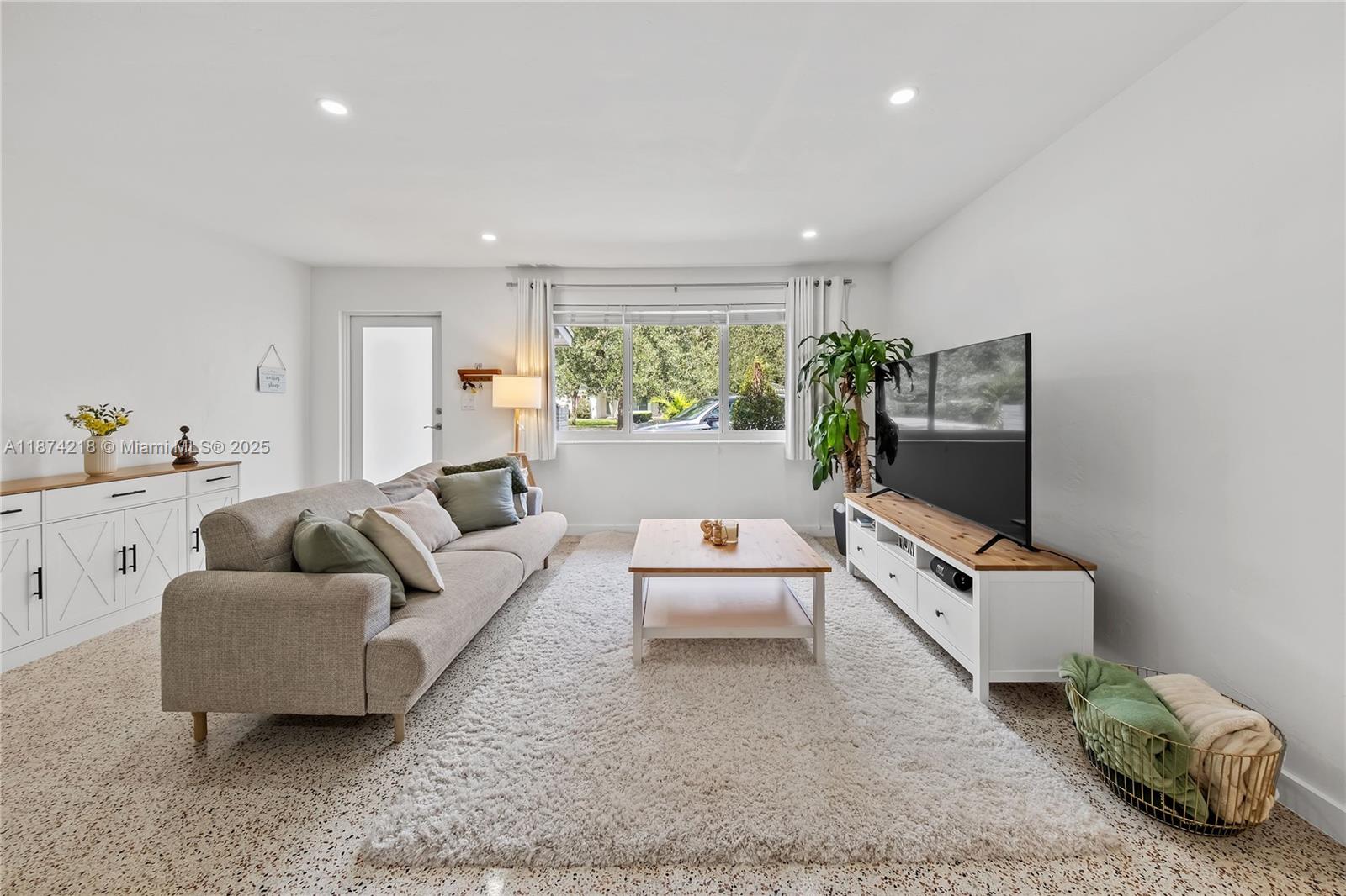 SUNILAND TERRACE - Residential Lease