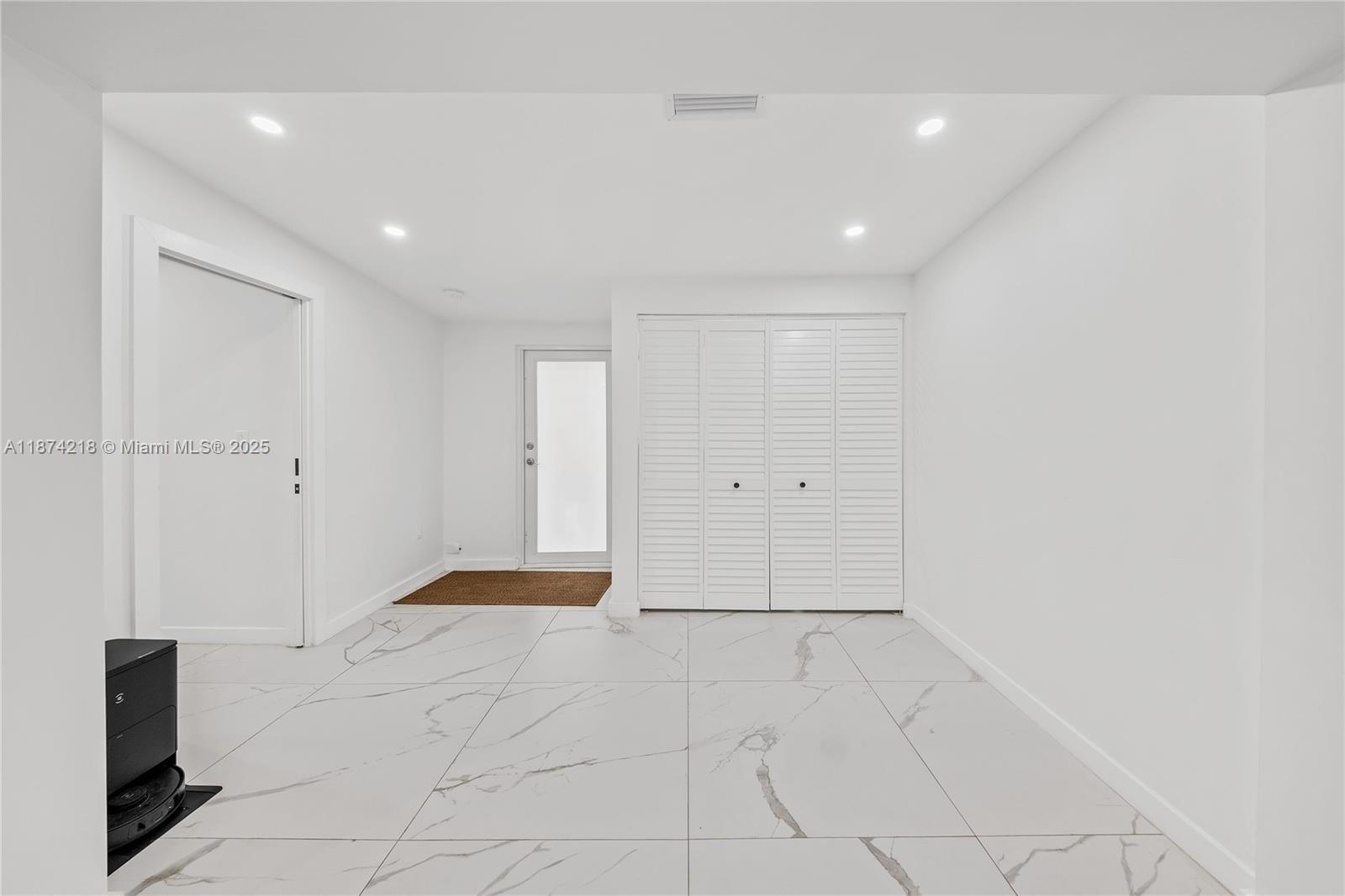 SUNILAND TERRACE - Residential Lease