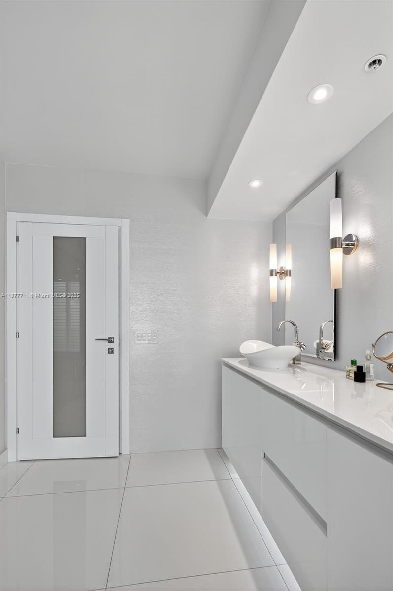 100 HIDDEN BAY CONDO - Residential