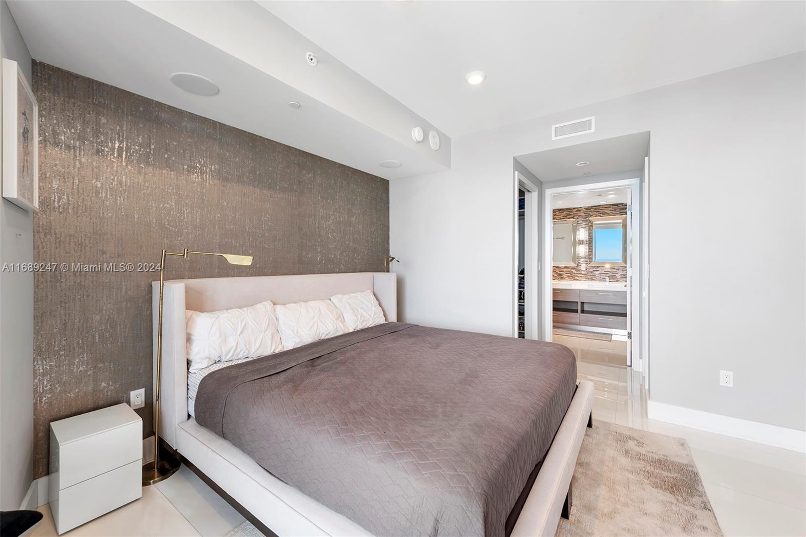 1300 S MIAMI AVENUE CONDO - Residential