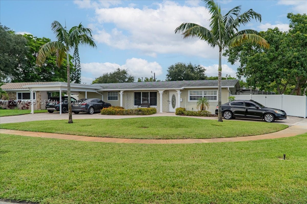 5561 SW 13th St, Plantation FL 33317