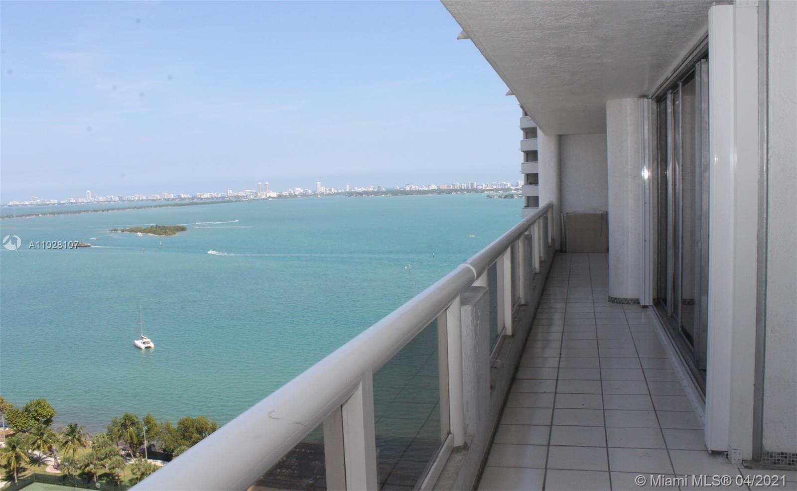 This is the biggest unit at the Grand for rent, Corner unit with stain steel appliances, Spectacular View of Biscayne Bay, Miami Beach, Downtown Skyline. Huge Balcony, Full service bldg 24 HR security, concierge, boutiques many restaurants, gourmet market, marina, health spa, dry cleaners and much more. Centrally located in the hot Biscayne, minutes from South Beach, Museums, AA Arena, Bayside, Downtown and Much more.