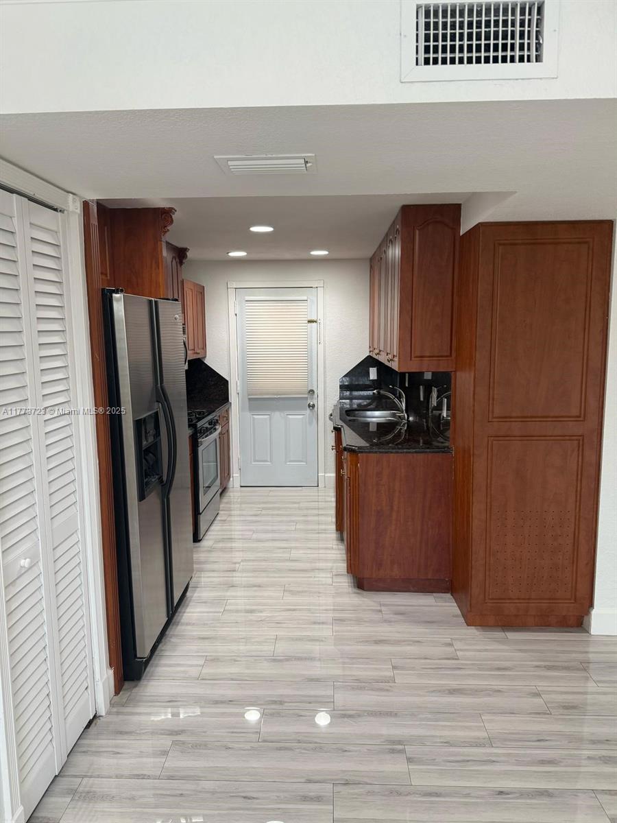 18111 Nw 68th Ave G204, Hialeah, Miami-Dade County, Florida - 2 Bedrooms  
3 Bathrooms - 