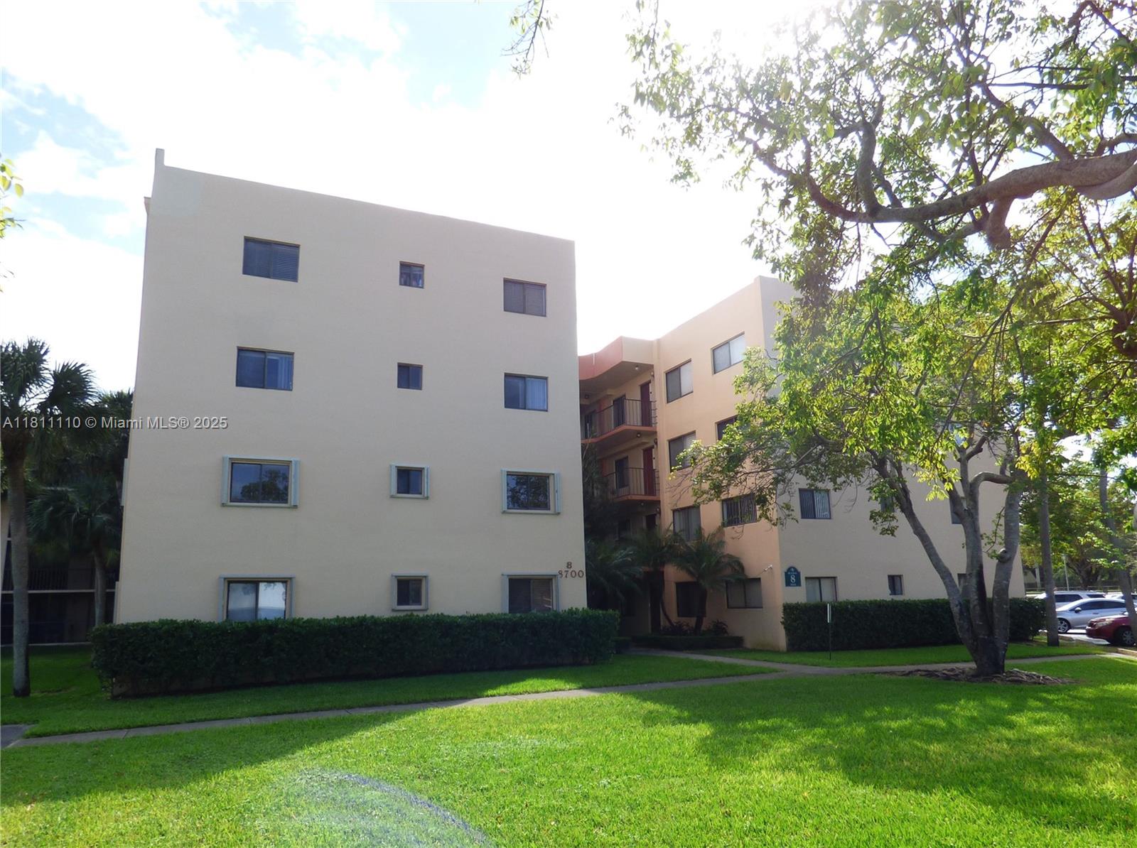8700 Sw 133rd Ave Rd 114, Miami, Broward County, Florida - 3 Bedrooms  
2 Bathrooms - 