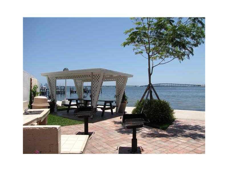 BRICKELL PLACE PHASE II C - Residential Lease