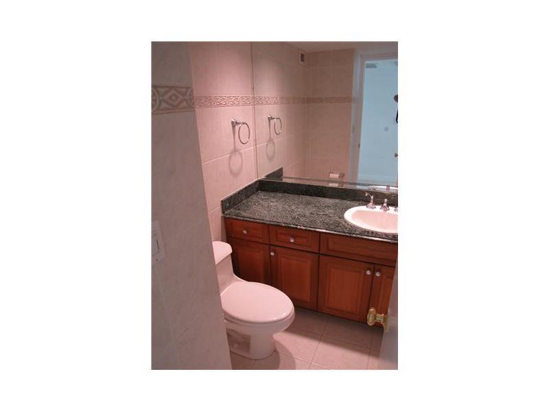 BRICKELL PLACE PHASE II C - Residential Lease