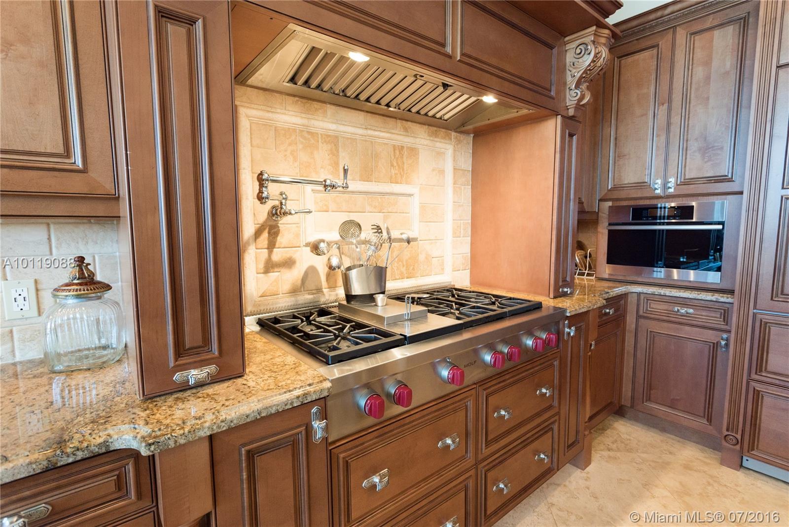 Lighthouse Point First Se - Residential