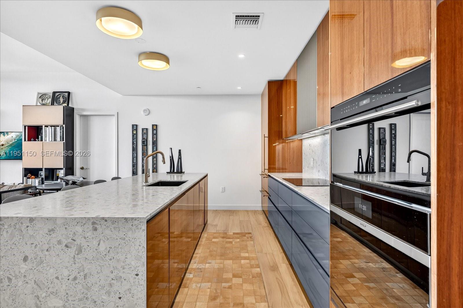 2678 Tigertail Ave 604