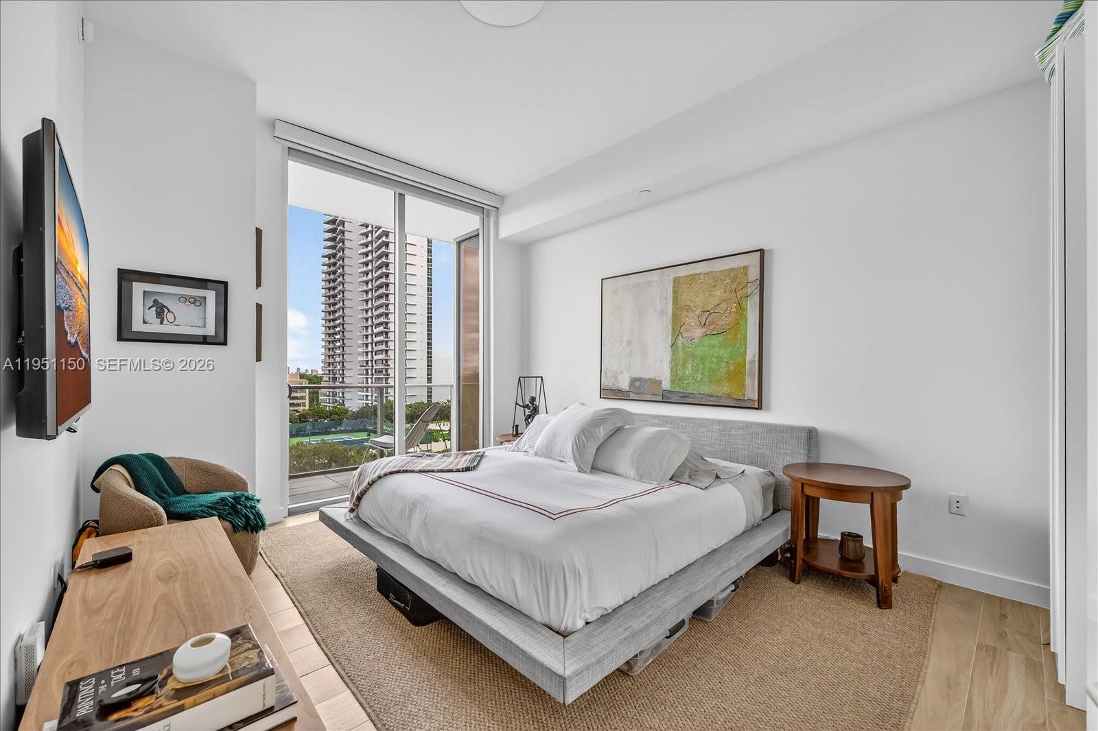 MR C RESIDENCES - Residential