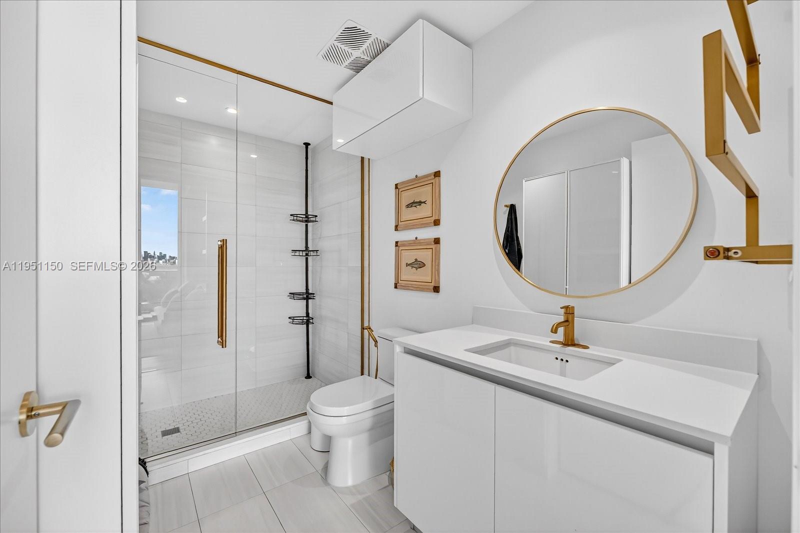 MR C RESIDENCES - Residential