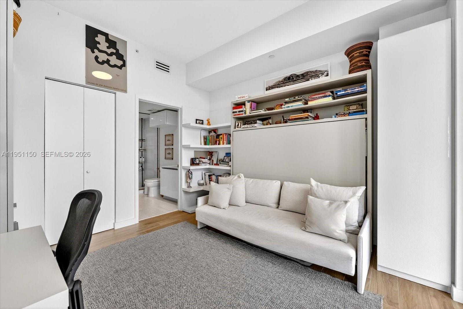 MR C RESIDENCES - Residential