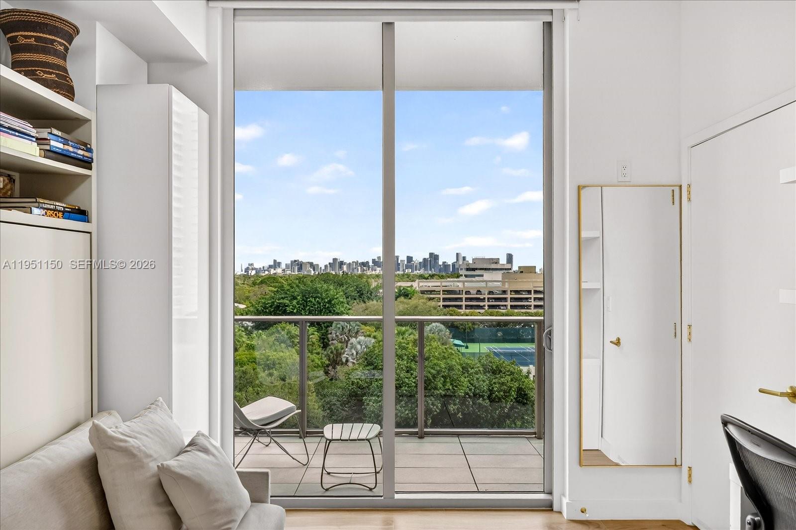 MR C RESIDENCES - Residential