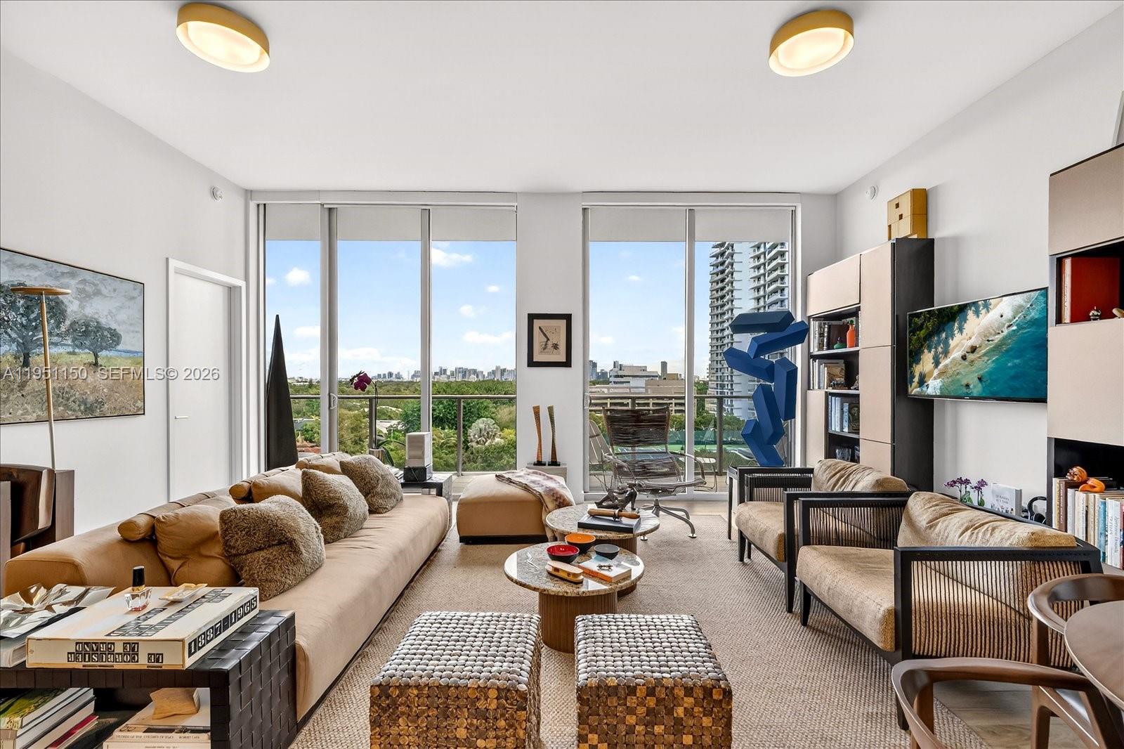 MR C RESIDENCES - Residential