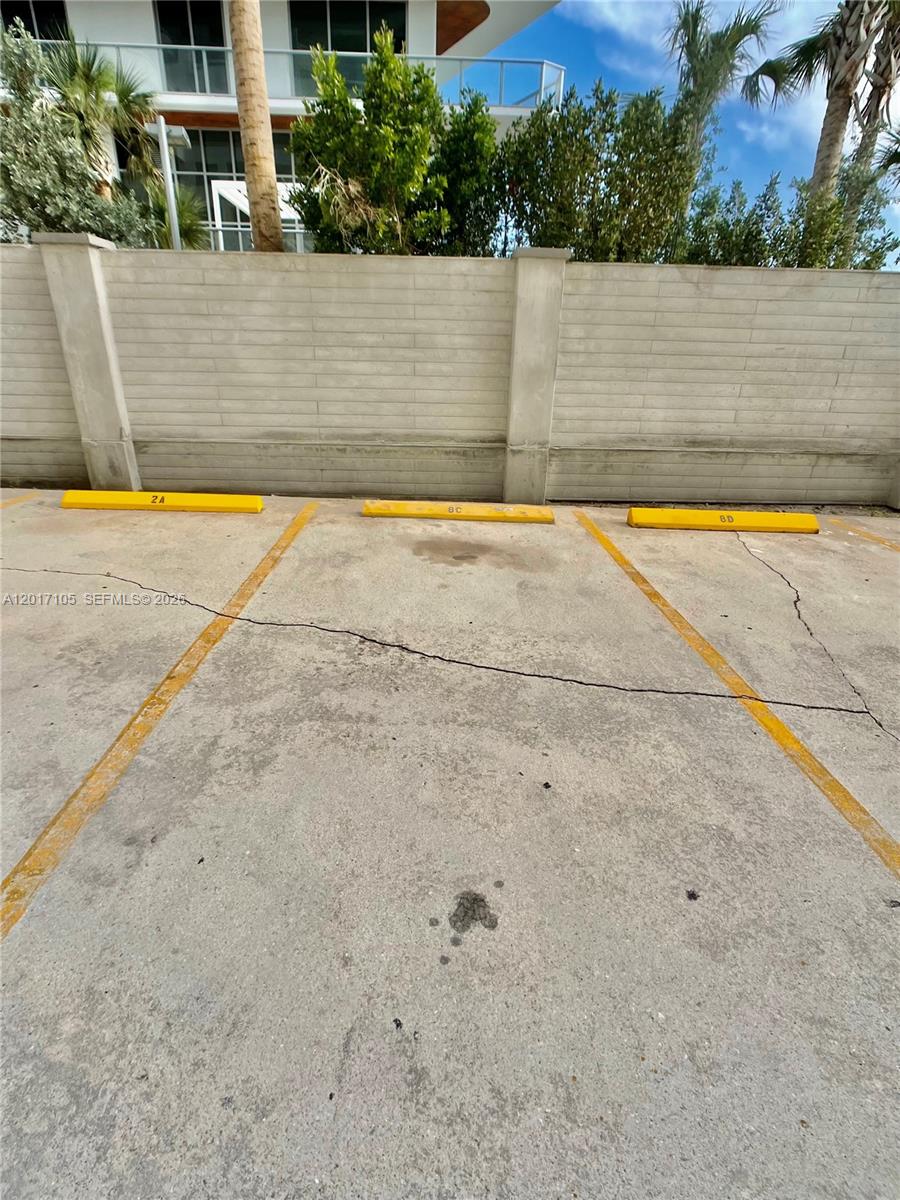 INDIAN CREEK CL MARINA CO - Residential Lease