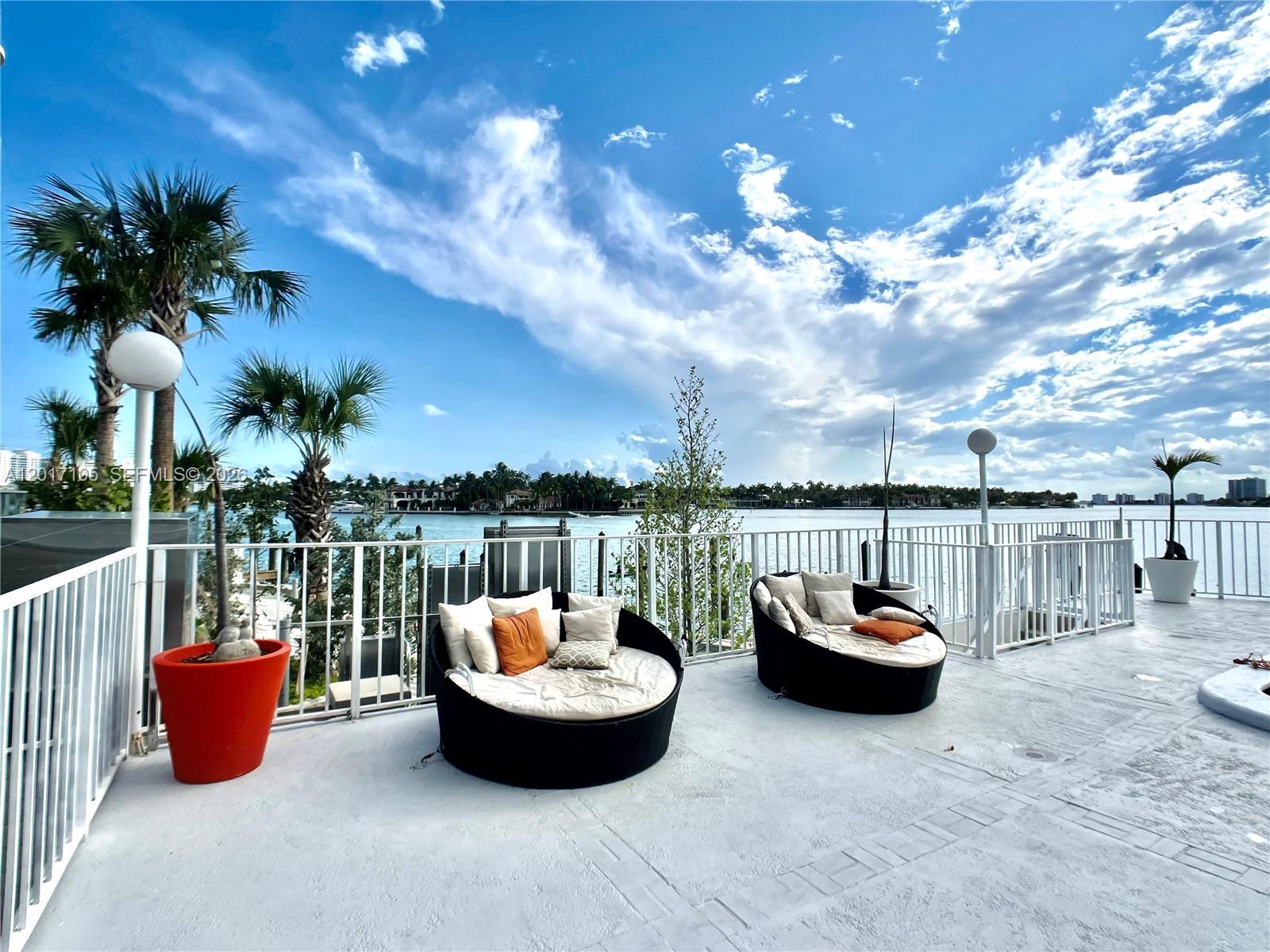 INDIAN CREEK CL MARINA CO - Residential Lease