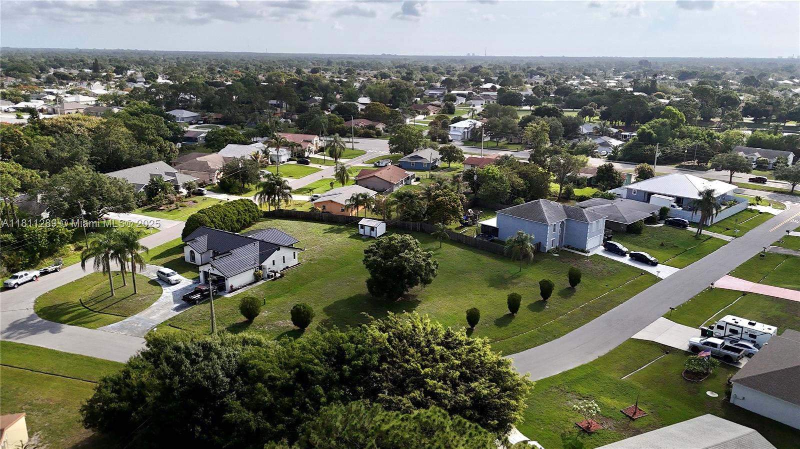 173 Lancaster Ave, Port St. Lucie, FL, 34984/$213,000 4 173 Lancaster Ave