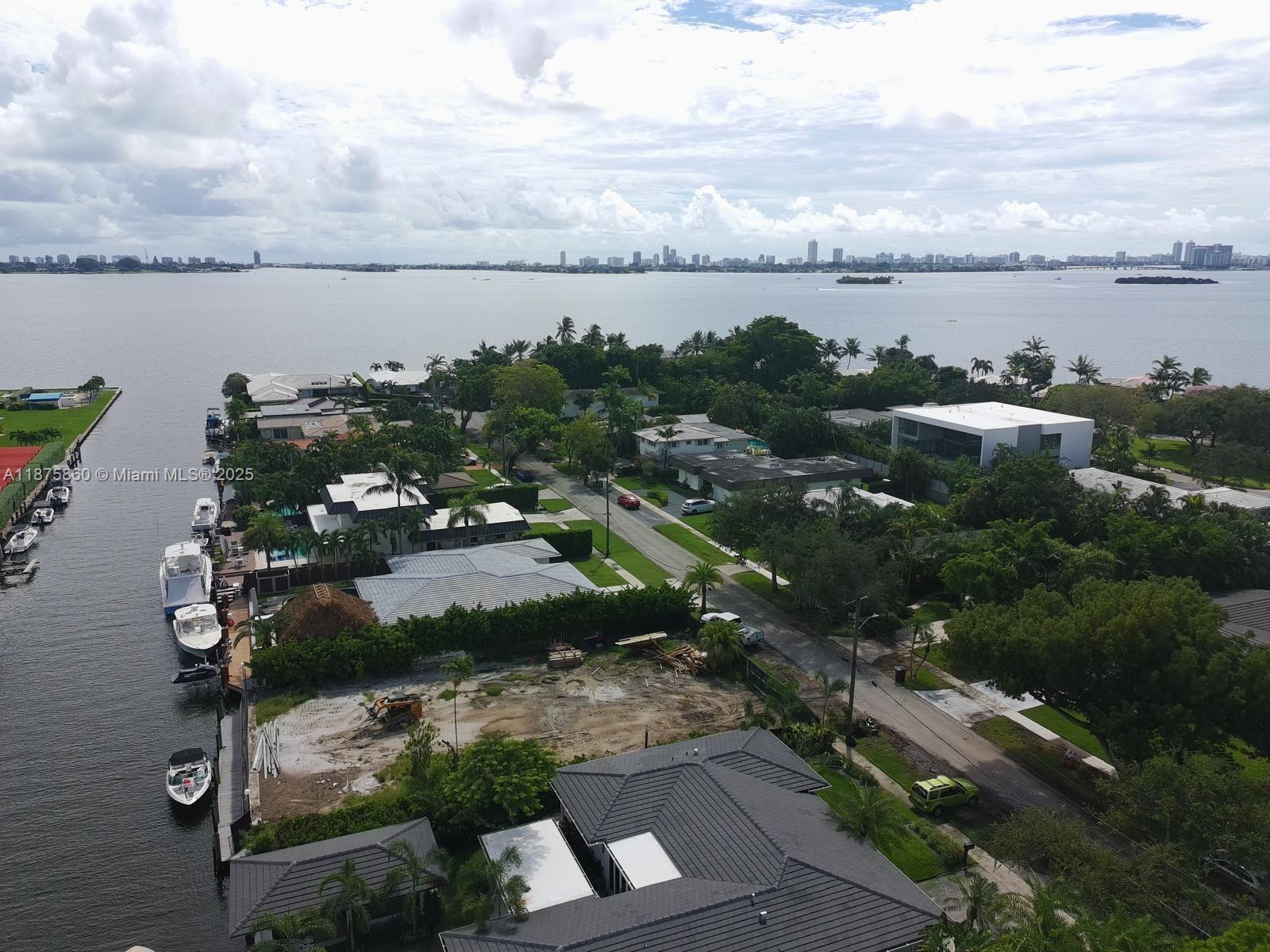 RIVER BAY PARK ADDN - Land