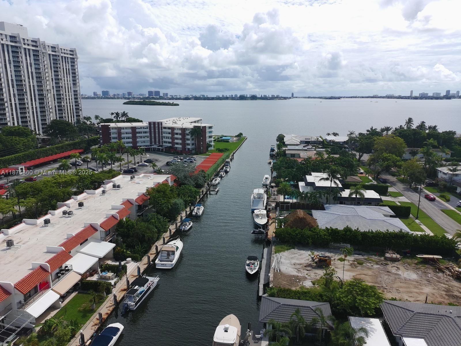 RIVER BAY PARK ADDN - Land