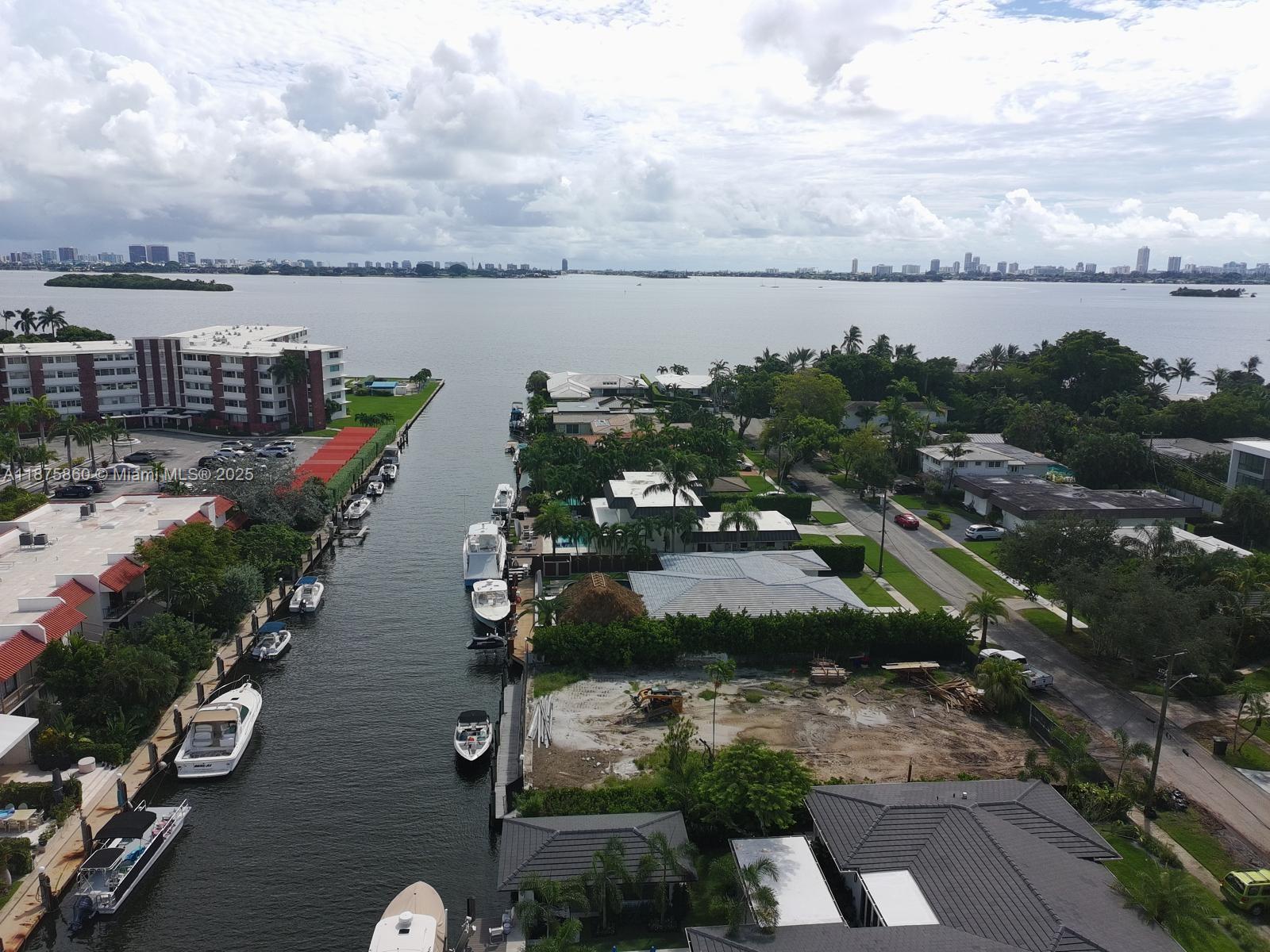 RIVER BAY PARK ADDN - Land