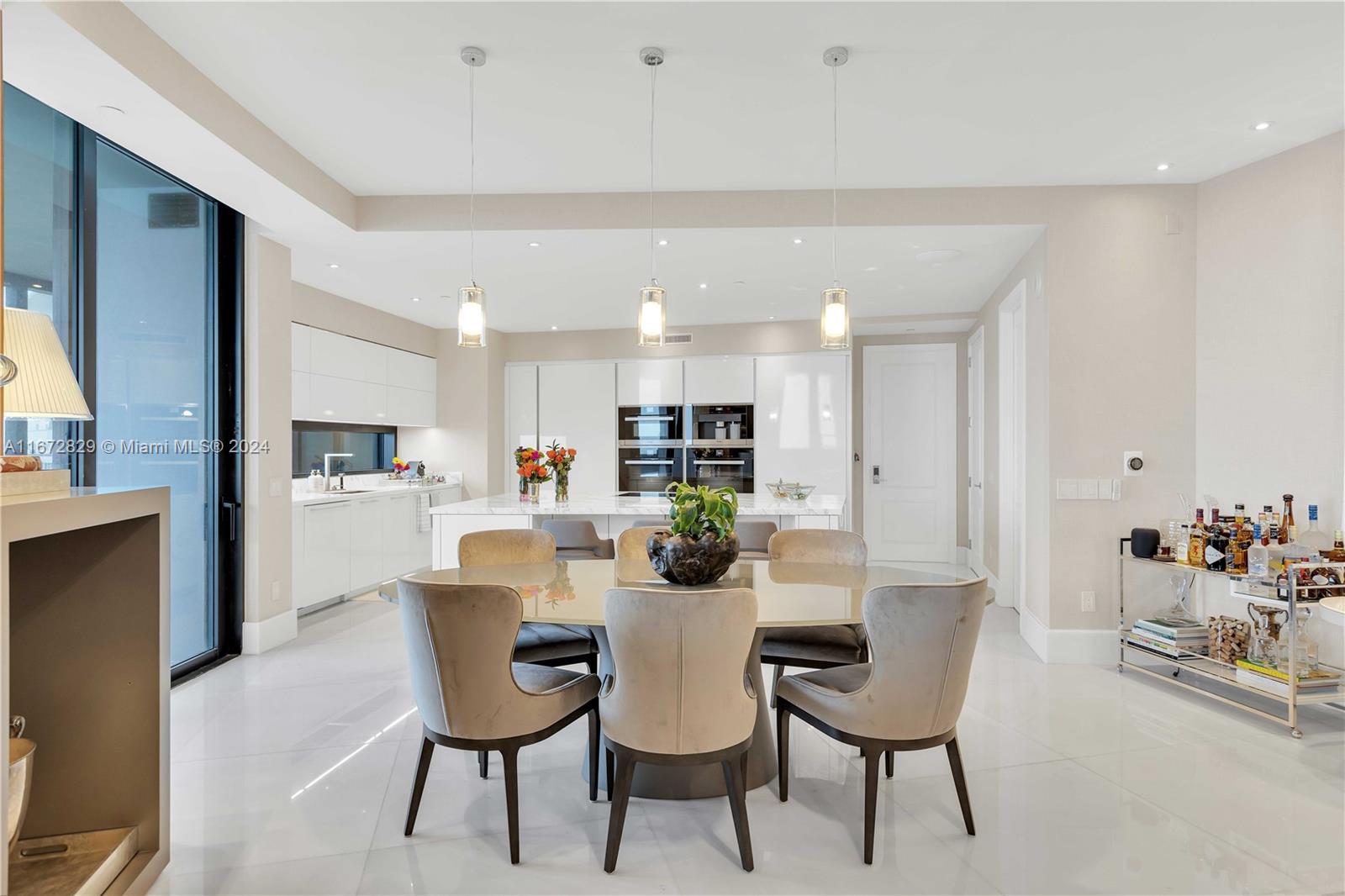 18555 COLLINS AVENUE COND - Residential