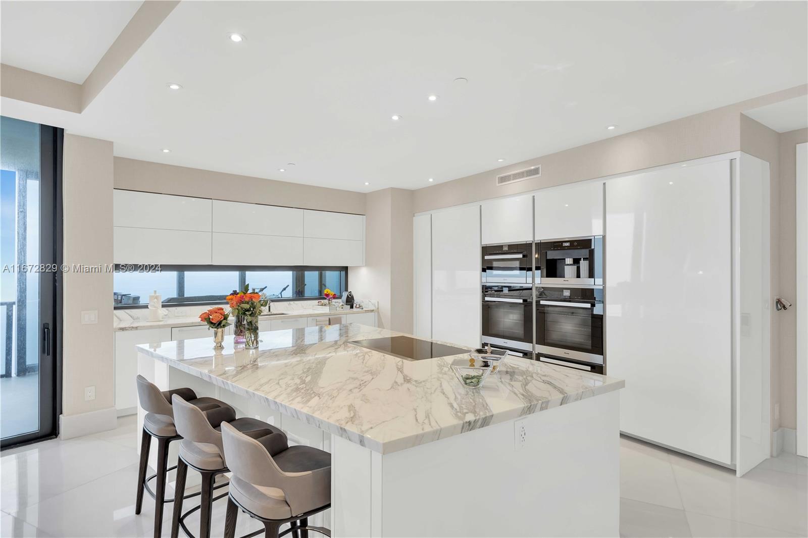 18555 COLLINS AVENUE COND - Residential