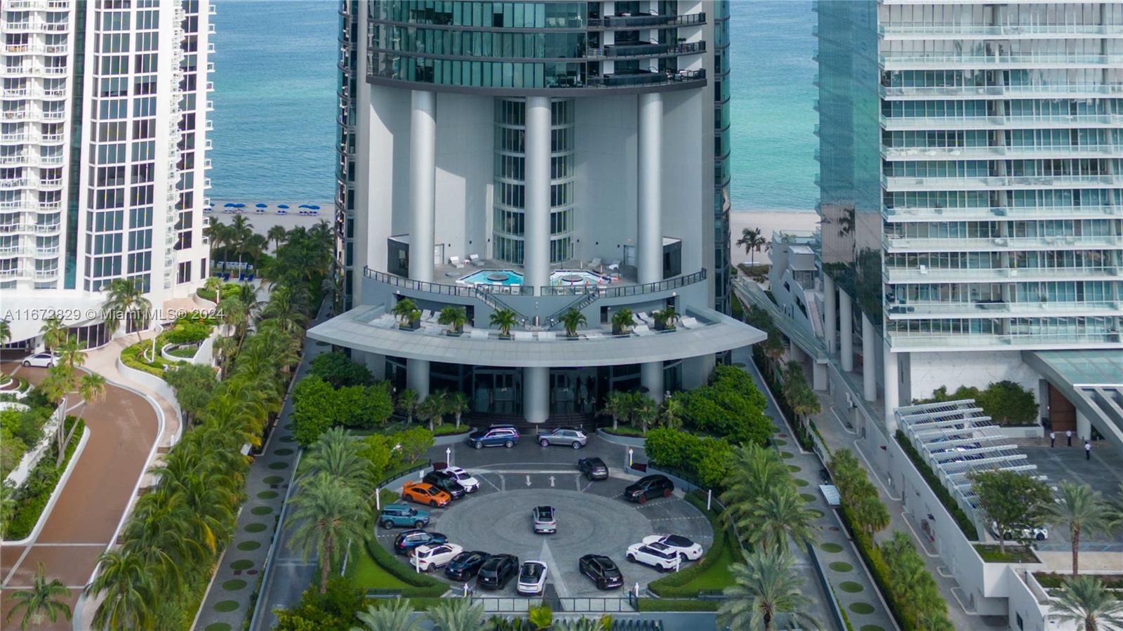 18555 COLLINS AVENUE COND - Residential