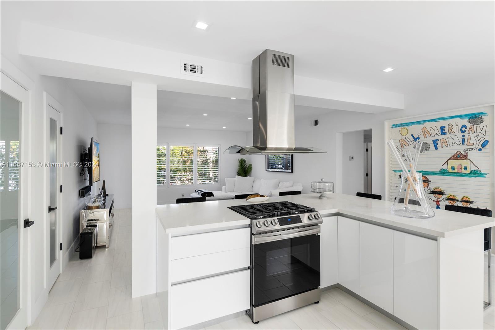 MIAMI BEACH NAUTILUS - Residential Income