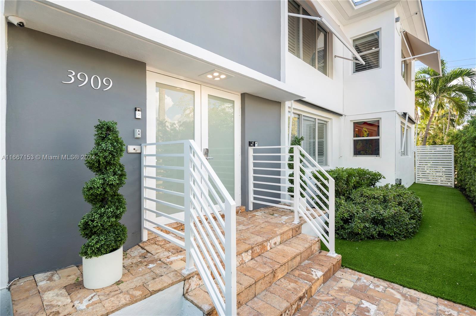 MIAMI BEACH NAUTILUS - Residential Income