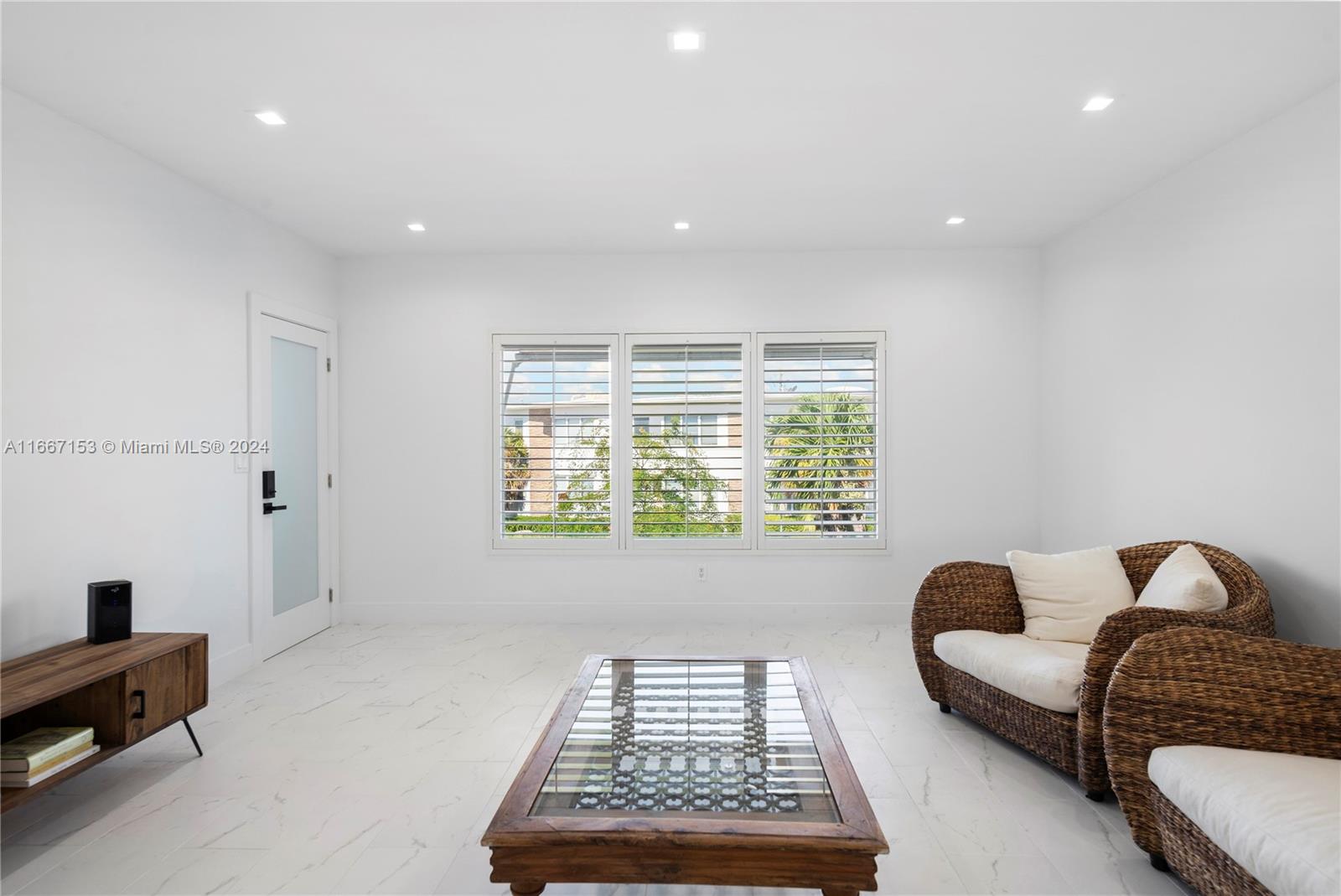 MIAMI BEACH NAUTILUS - Residential Income