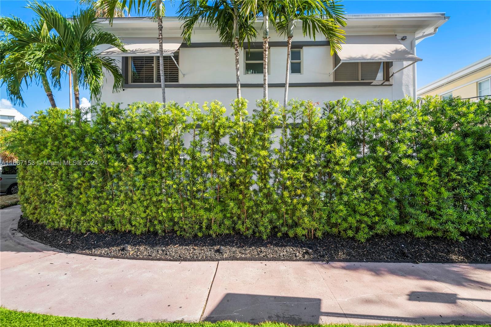 MIAMI BEACH NAUTILUS - Residential Income