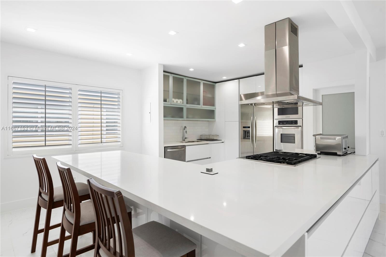 MIAMI BEACH NAUTILUS - Residential Income