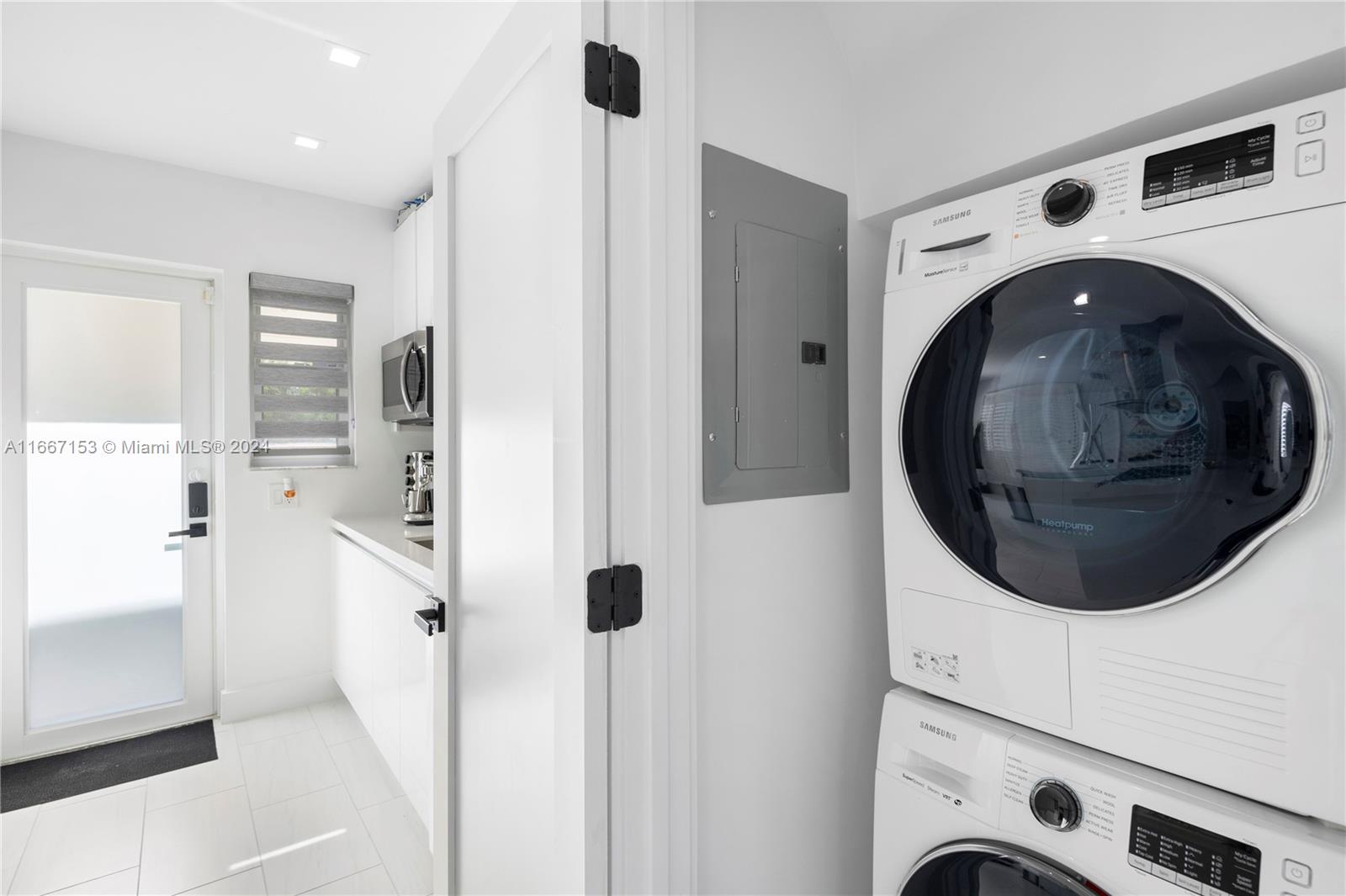 MIAMI BEACH NAUTILUS - Residential Income