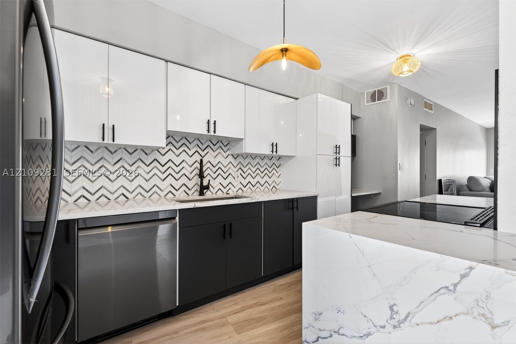 2500 Diana Dr 216