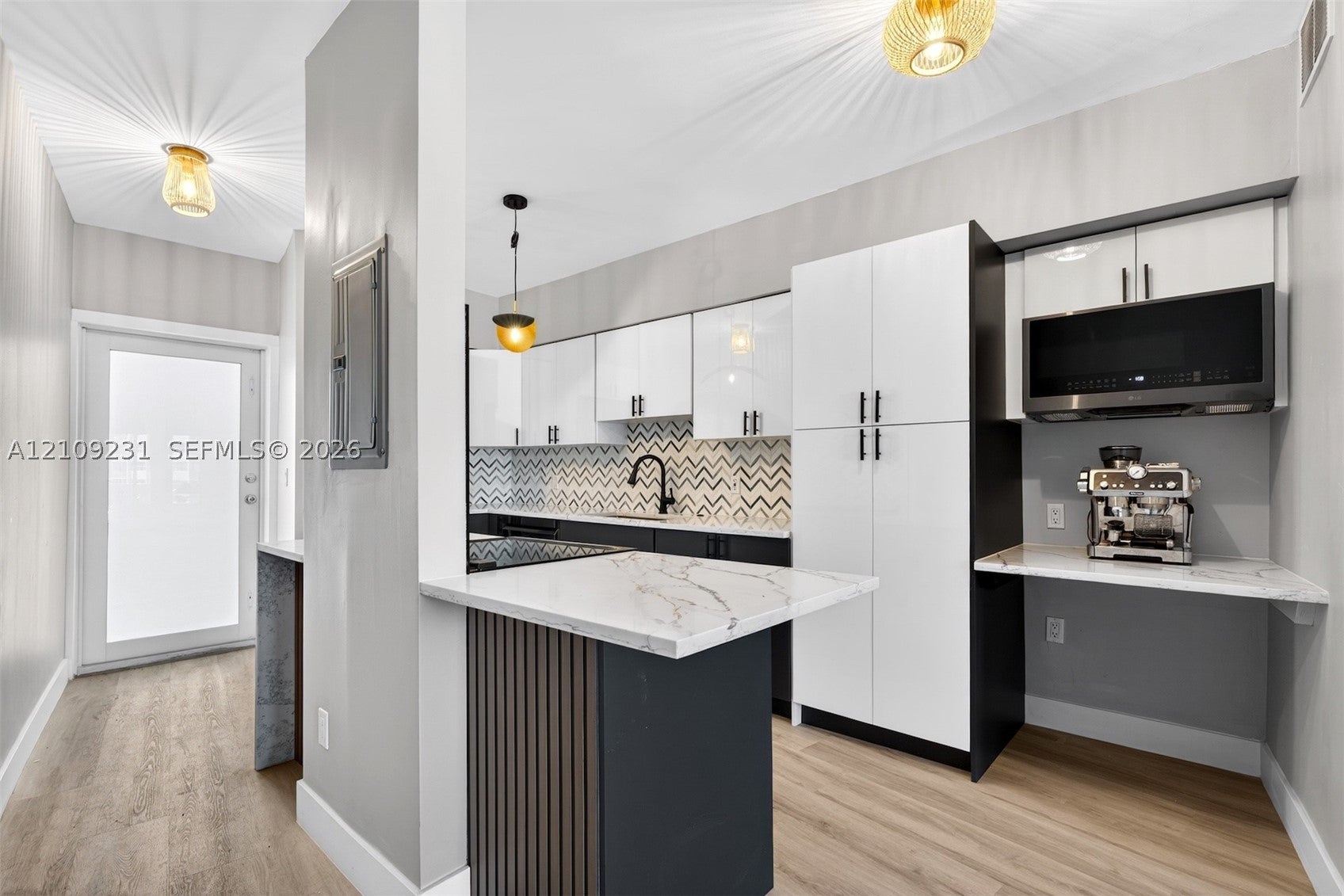 2500 Diana Dr 216