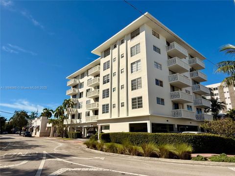 Photo of 4142 N Jefferson Ave #4D, Miami Beach, FL 33140 (MLS # A11884585)