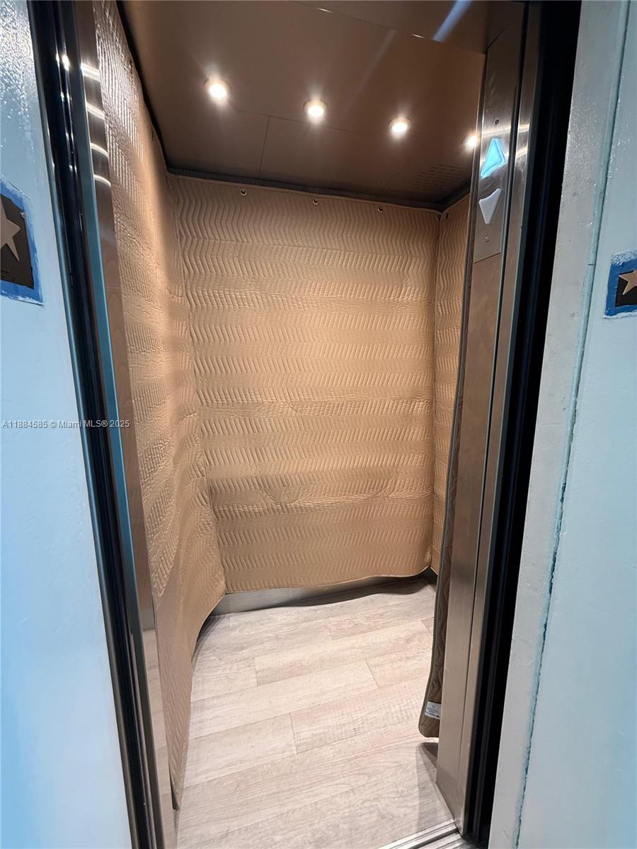 41ST STREET BUSINESS SUB - Residential