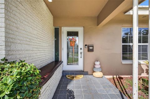 801 Holly Ln Plantation FL 33317