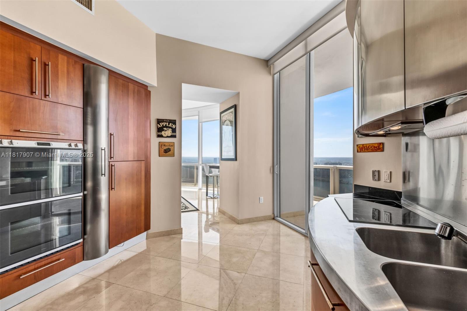 TRUMP PALACE CONDO - Residential