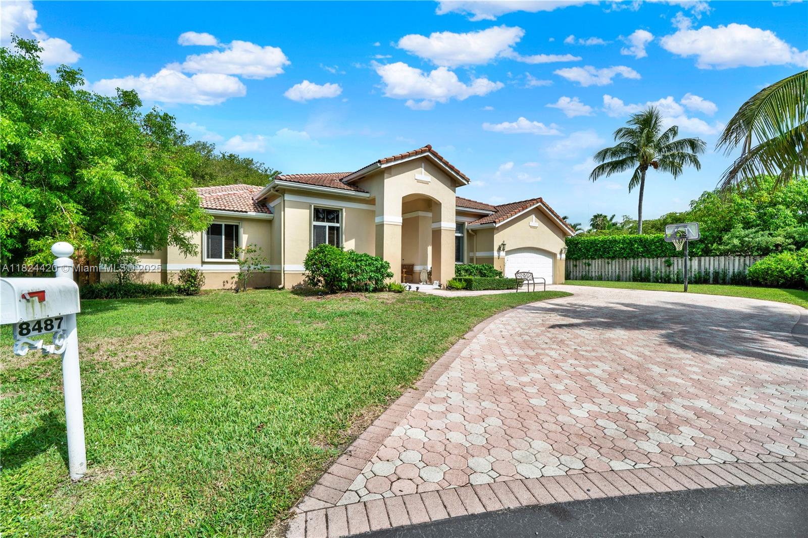 8487 Sw 138th Ter, Palmetto Bay, Miami-Dade County, Florida - 4 Bedrooms  
3 Bathrooms - 