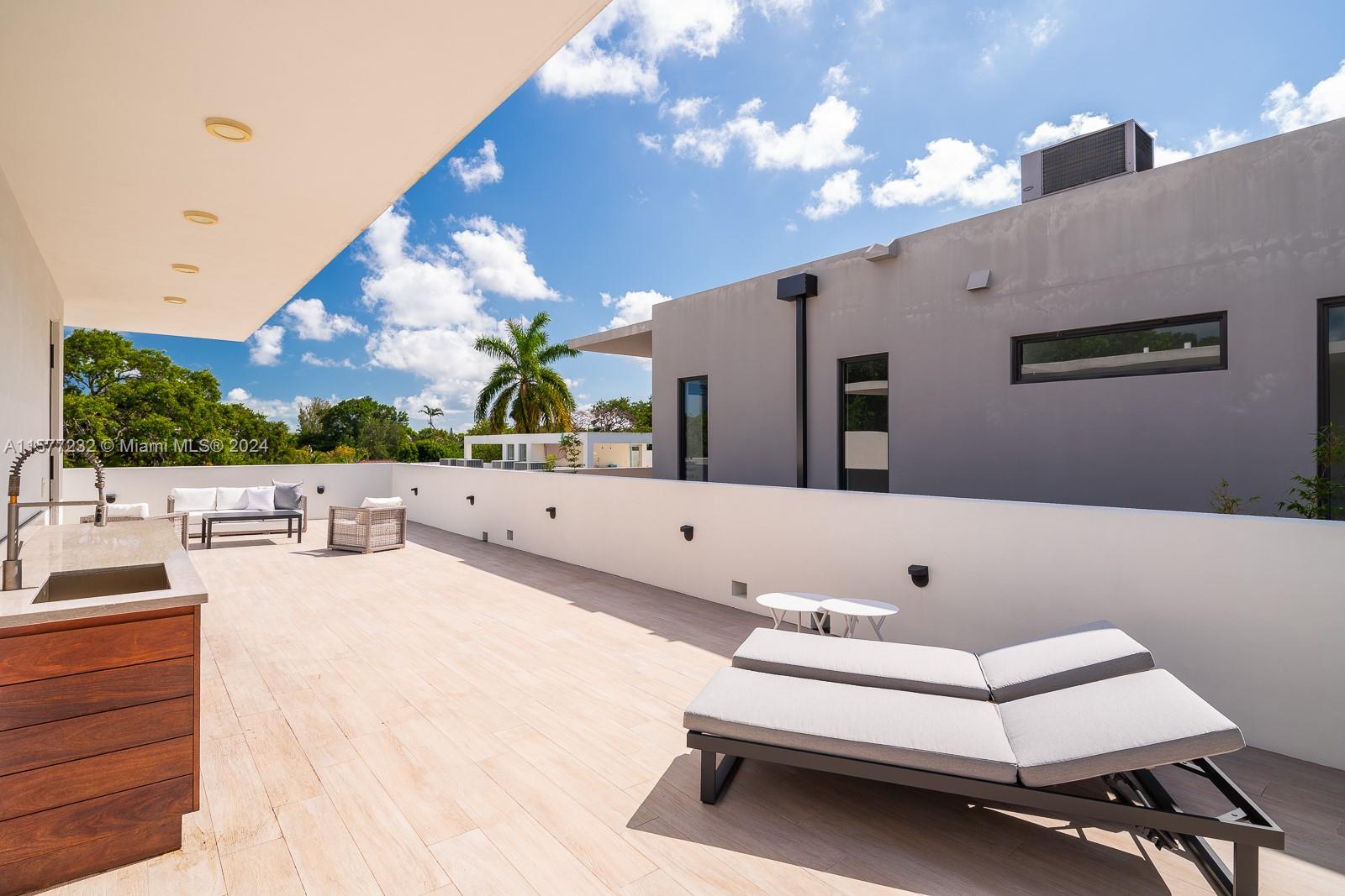 PALM TERRACE - Residential